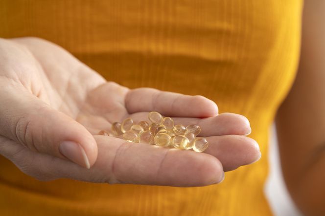 Łączysz witaminę D z tymi lekami? Farmaceuci ostrzegają przed skutkami
