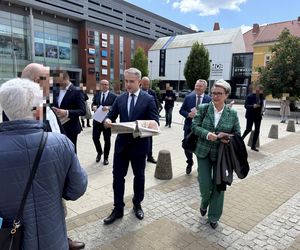 Wicepremier K. Gawkowski wspierał w Bydgoszczy Rafała Trzaskowskiego