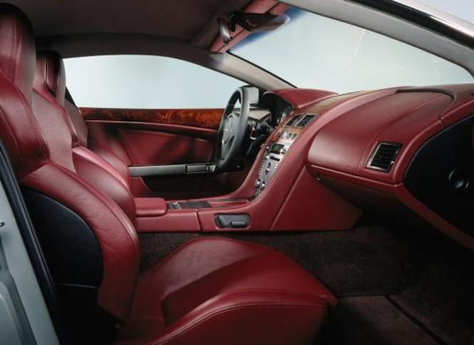 Aston Martin DB9 Coupe