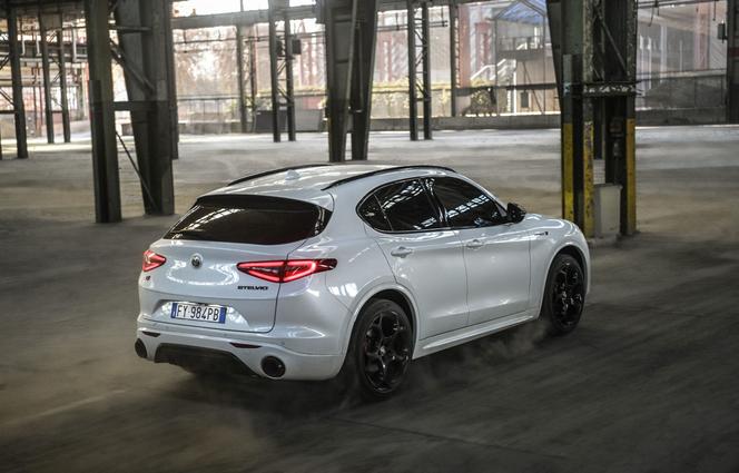 Alfa Romeo Stelvio Veloce Ti (2021)