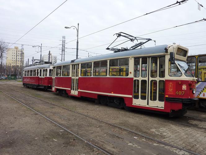 Noc Muzeów w Warszawie. Tramwaje na Pl. Narutowicza.