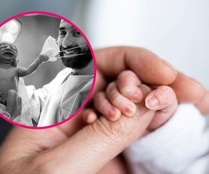 Zdjęcie warte więcej niż tysiąc słów. Niesmowite, co zrobił ten noworodek