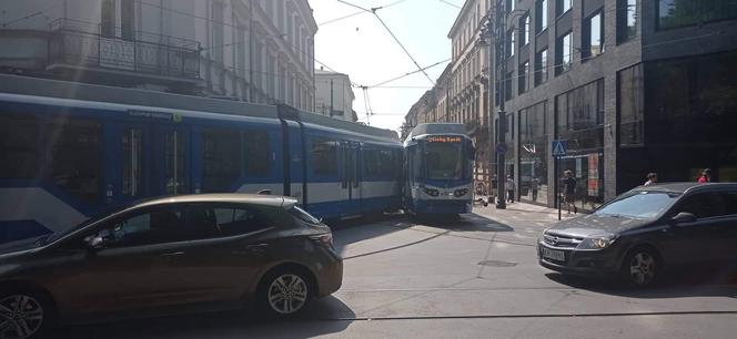 Kraków. Zderzenie tramwajów na skrzyżowaniu ulic Piłsudskiego i Straszewskiego