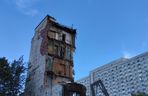 Rozbiórka kamienicy na Woli znanej z filmu Barei