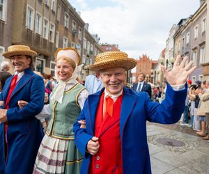 Dni Folkloru w Olsztynie 2025. Ulicami Starego Miasta przeszedł barwny korowód
