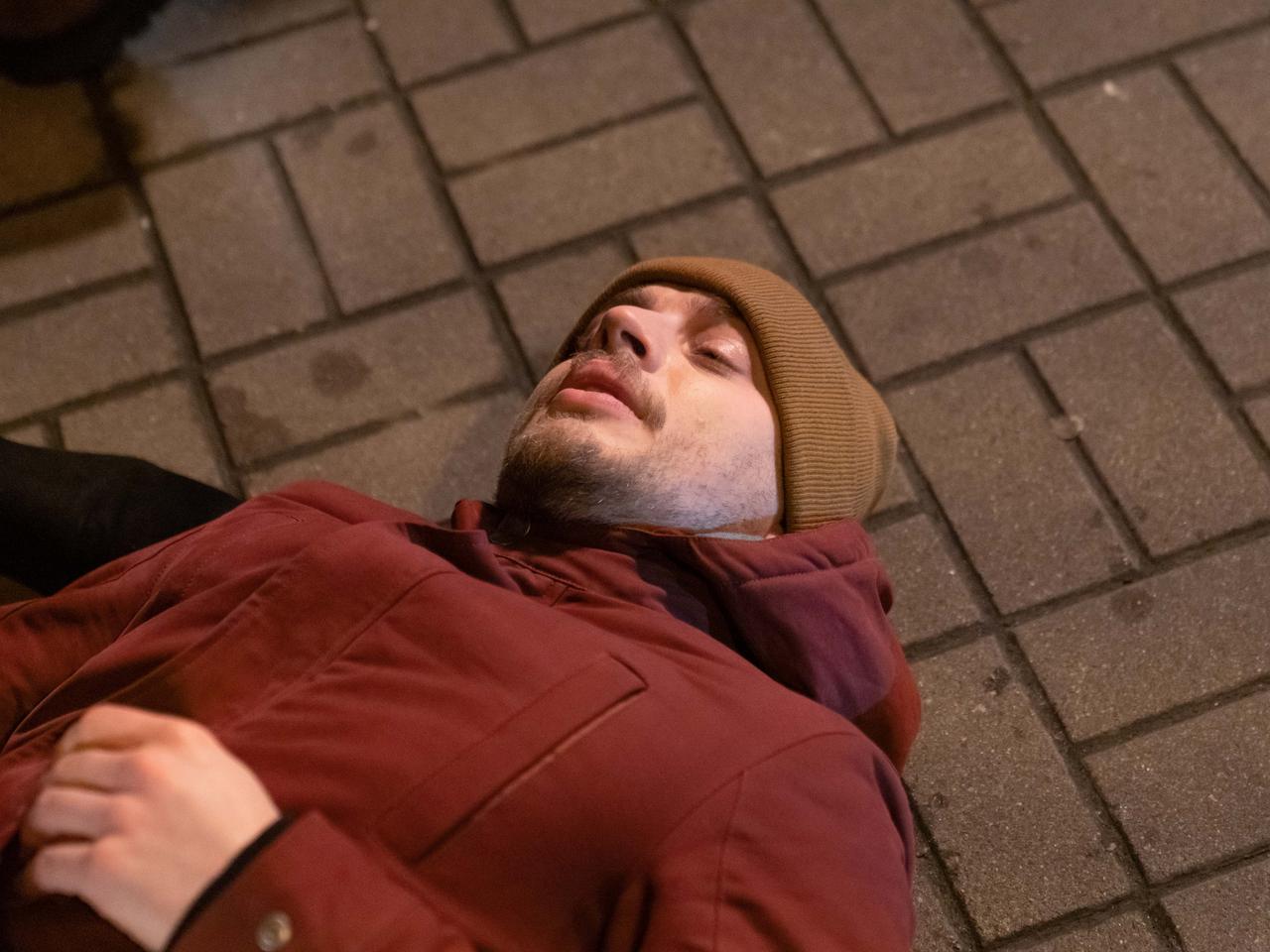 Na Wspólnej, odcinek 3074: Bruno na tropie dilera! Odkryje, że Sandra bierze narkotyki