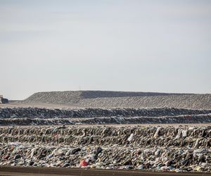 Składowisko w Trzebani. Czy obietnice prezesa spłyną w morzu ton śmieci?