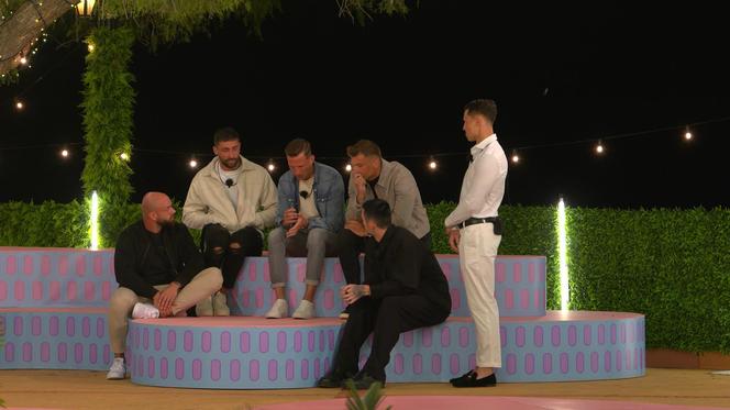 Love Island 9: Adrian wystawi Emi?! W programie poleją się łzy