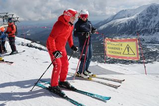 Andrzej Duda ruszył na stok z narciarką alpejską! Jak wypadł?