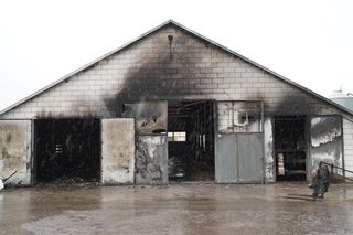 Pożar stodoły i solidarna pomoc rolników