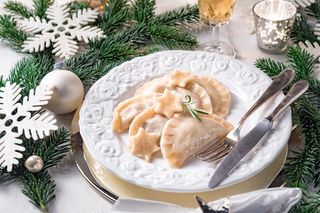 Lepienie pierogów to dla ciebie udręka? Te genialne gadżety ułatwią cały proces
