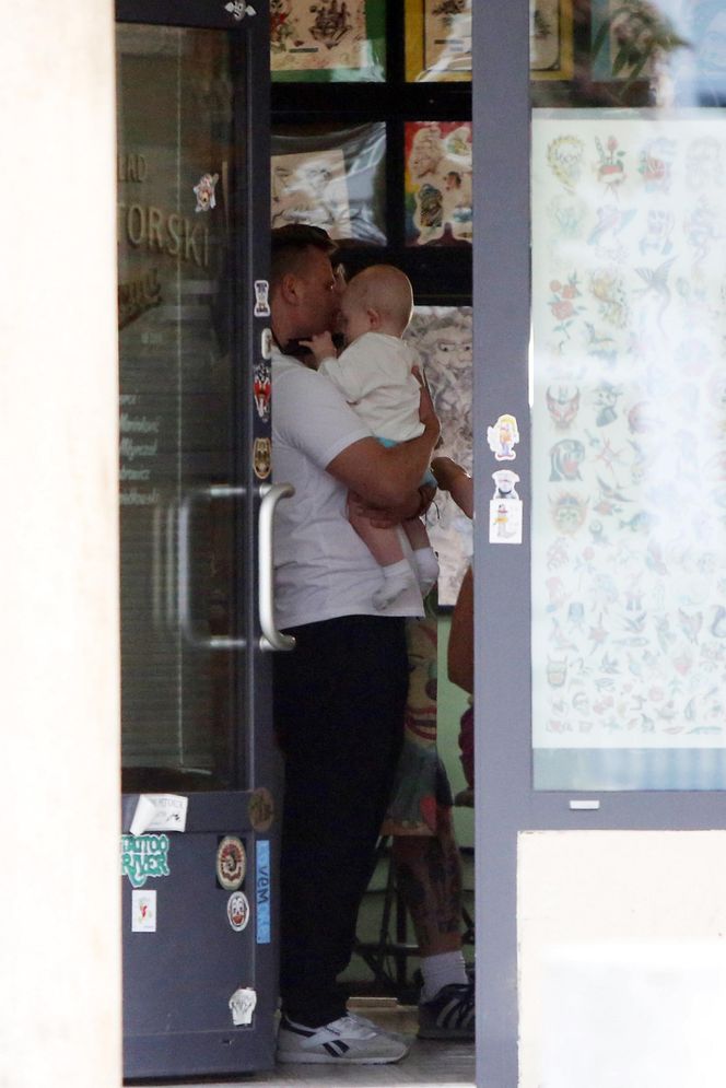 Marcin Hakiel z Dominiką  Serocką w studiu tatuaży