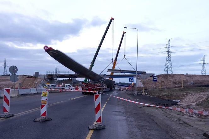 Śmigło wiatraka zahaczyło o wiadukt na S3