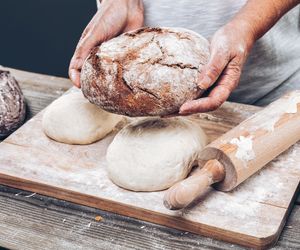 Domowe pieczywo: 7 najlepszych przepisów na chleb i bułki wprost z piekarnika