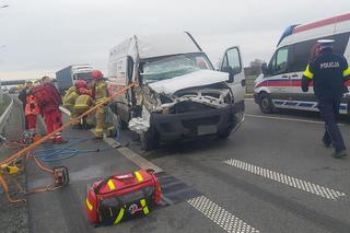 Poważny wypadek na S7. Ciężarówka zderzyła się z busem [ZDJĘCIA]