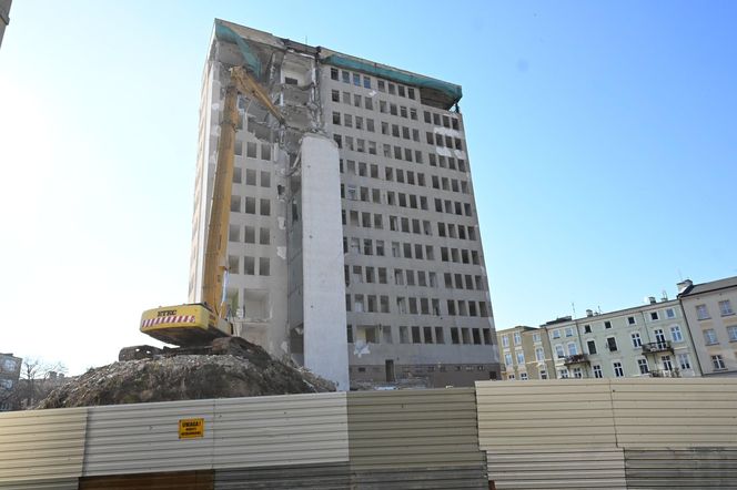 Utrudnienia związane z rozbiórką "Związkowca"