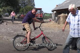 Rolnicy. Podlasie. Gienek z Plutycz wywrócił się na rowerze. Nowa koszula!