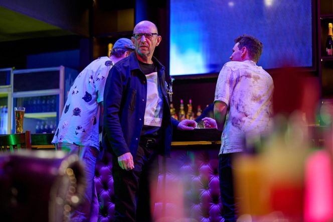 Na Wspólnej, odcinek 4085. Tymon (Łukasz Wójcik), Artur (Janusz Chabior), Kuba (Kacper Łukasiewicz)