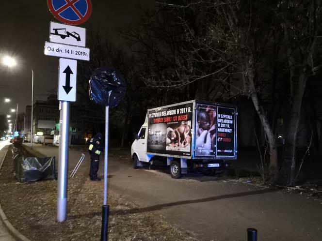 Samochód antyaborcyjny zniknął sprzed szpitala