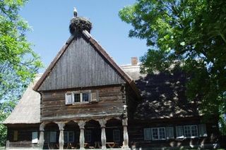 W Chrystkowie jest wyjątkowa chata mennonicka. Zbudowano w 1770 roku, to unikalny przykład architektury olęderskiej