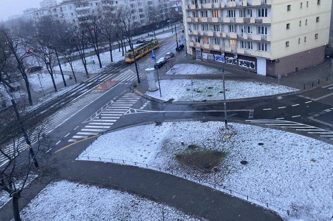 Warszawa znów pod śniegiem! W których dzielnicach pada?