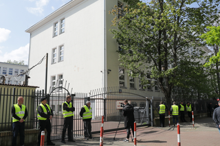 Warszawa przejmuje rosyjską szkołę średnią. Na miejscu pojawiła się policja