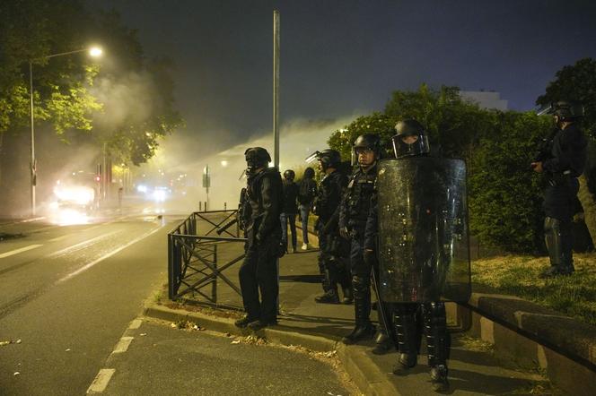 Francja, zamieszki po zastrzeleniu 17 latka