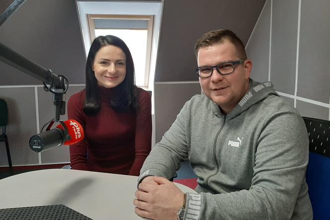 W studiu Radia Plus Gniezno prezes Aseko Orzeł Gniezno - Paweł Woźny i siostra Damiana - Angelina Konieczna