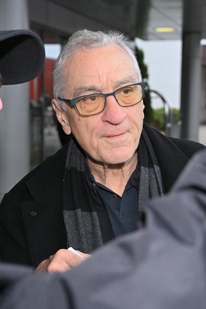 Robert De Niro już w Polsce. Aktor przyłapany na lotnisku w Warszawie