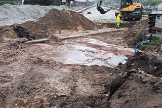 Pod ulicą w centrum Torunia odkryto... dawną wytwórnię lodu! Niezwykłe znalezisko sprzed 130 lat