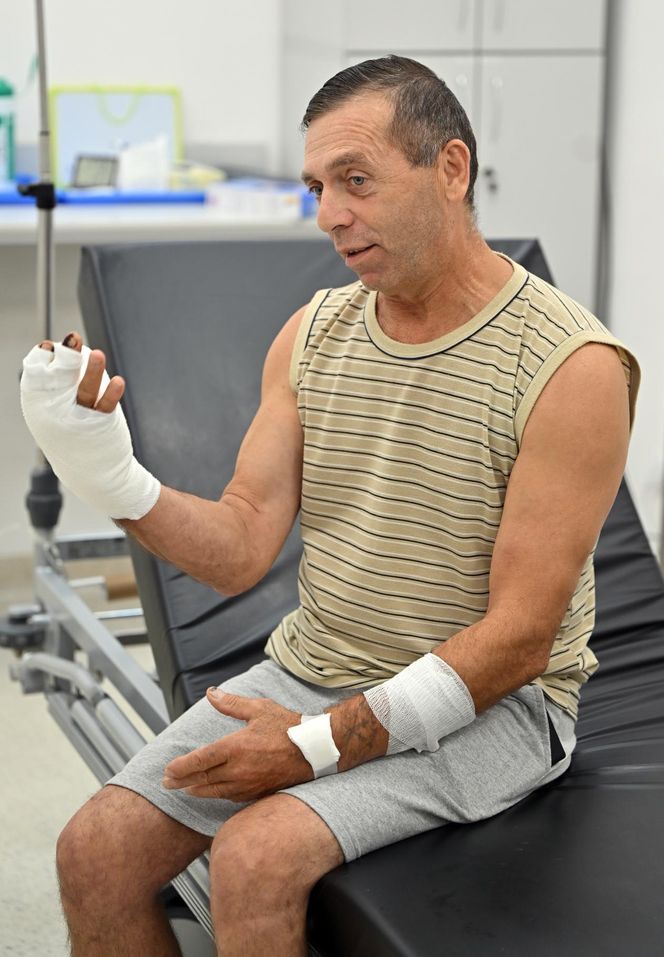 W 5 Klinicznym Szpitalu Wojskowym  Krakowie przyszyli panu Markowi kciuk