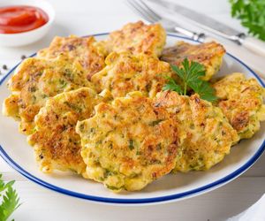 Biorę pierś kurczaka i te składniki. Kotleciki drobiowe w cieście to pomysł na rodzinny obiad 