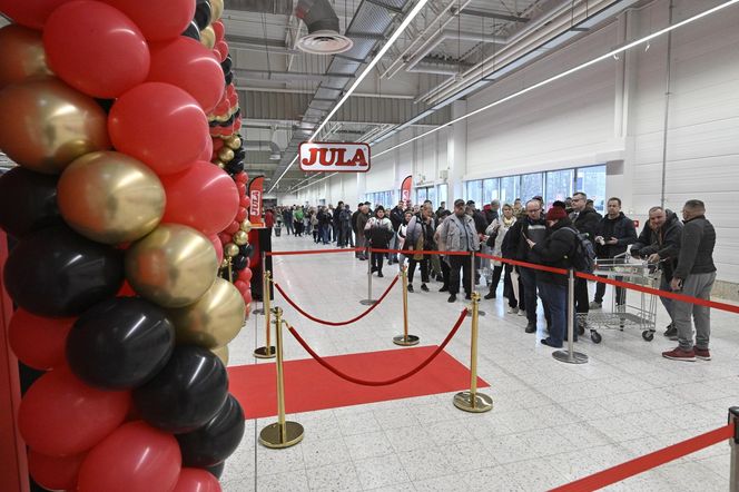 Wielkie otwarcie sklepu szwedzkiego giganta w Warszawie. Były gigantyczne promocje i długie kolejki