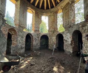 Herbaciarnia w Kowarach stan przed remontem i remont