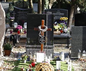 Tak wyglądają groby Zapasiewicza, Tyma, Kołaczkowskiej, Stoparczyk