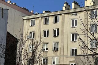 Tragedia na Woli. 15-miesięczne dziecko wypadło z okna. Zmarło mimo reanimacji