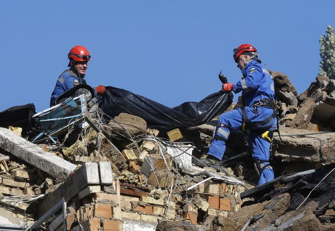 Do 23 wzrosła liczba ofiar śmiertelnych rakietowo-dronowego ataku Rosji na Kijów