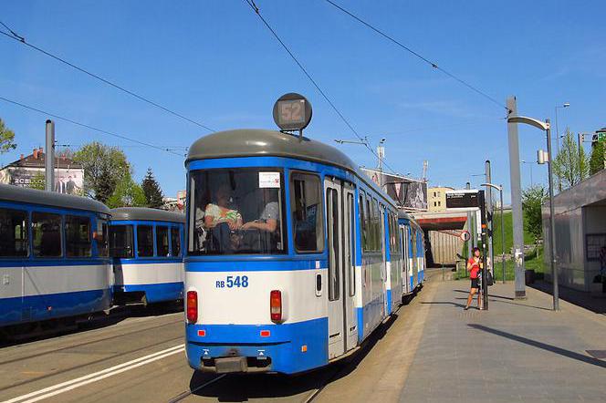 Tylko niskopodłogowy tabor w weekendy? Aktywiści twierdzą, że to możliwe, MPK, że (obecnie) nie
