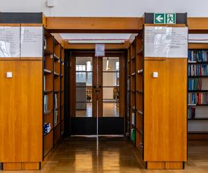 Biblioteka SGH - zdjęcia. Zobacz wspaniałe wnętrza warszawskiego gmachu