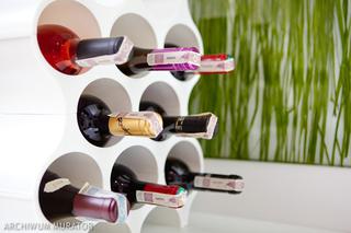 Stojak na wino: 10 pomysłów. Designerskie półki na wino i stojaki na butelki