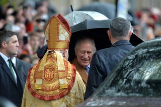 Pierwszy pomnik Elżbiety II po jej śmierci. Odsłonił go Karol III [ZDJĘCIA]