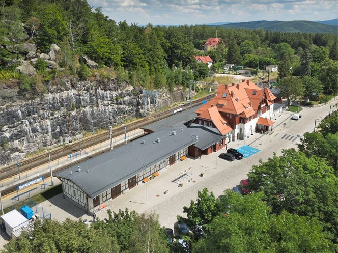 Dworzec Szklarska Poręba Główna - budynek i nagroda dla najlepszego małego dworca turystycznego na świecie