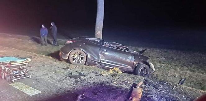 Wola Łącka. 19- i 20-latek nie żyją, dwie osoby ciężko ranne! Szokujący wypadek na DK 60 [ZDJĘCIA]