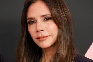 Victoria Beckham wyjaśnia, dlaczego od lat nie uśmiecha się do zdjęć. Powód jest bardzo nieoczywisty
