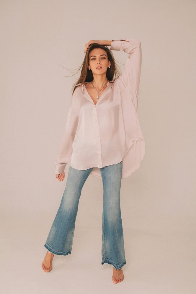 Kultowy model spodni z lat 80. wraca do łask. Będzie hitem jesiennych stylizacji 