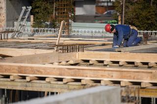Nowa hala przy I LO w Rzeszowie coraz bliżej. „Wszystko zgodnie z planem”
