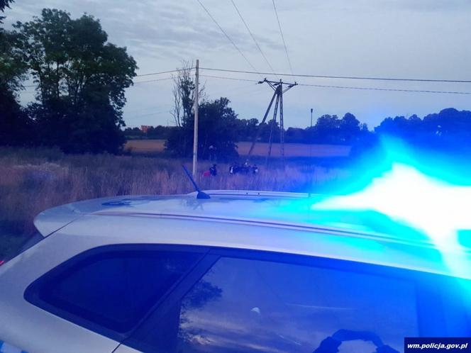 Rowerzysta wjechał pod samochód. Policjanci apelują: zadbajcie o bezpieczeństwo!