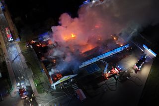 Gigantyczny pożar sklepu w Grodzisku Mazowieckim