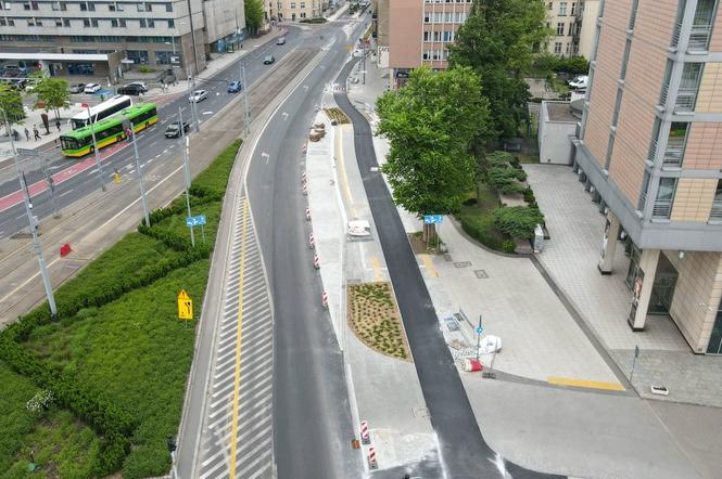 Wzdłuż ul. Zwierzynieckiej na Jeżycach, na odcinku od ronda Kaponiera do ul. Gajowej, powstaje nowa droga rowerowa 