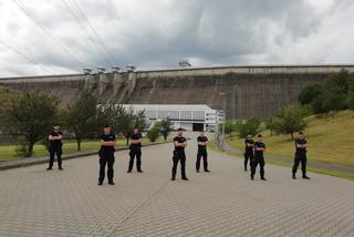 Policjanci z Oddziału Prewencji w Rzeszowie rozpoczęli wakacyjną służbę w Polańczyku